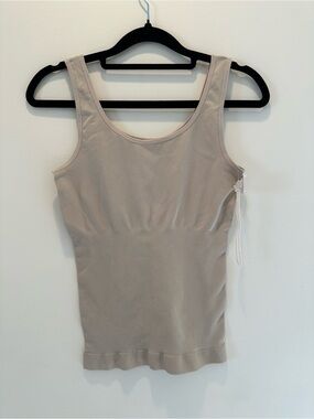 Seamless Scoop Neck Tank Top in Light Taupe